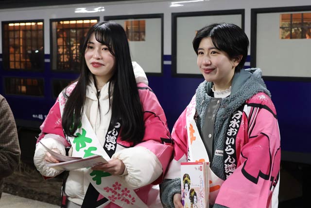 昨年のおいらん役の佐藤さんと星野さん