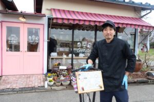 オーナー急逝で閉店の人気ジェラート店「田沢農園」が再出発 40歳の農業者が味もスタッフも引き継ぐ