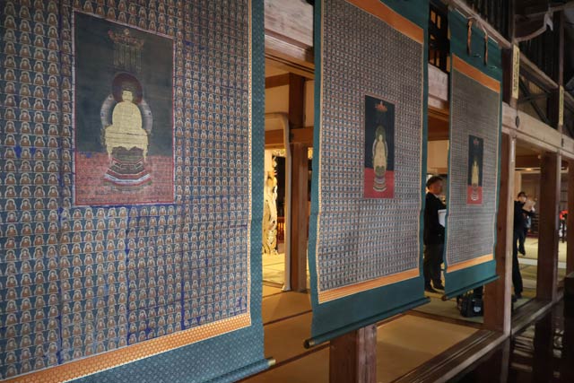 上杉謙信寄進と伝わる3千仏の掛け軸