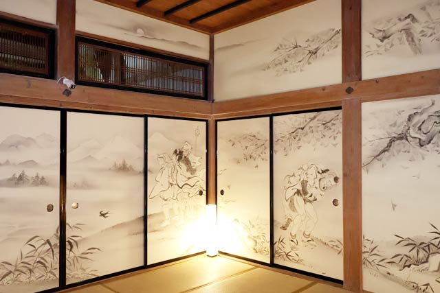 「竹林七賢図」になぞらえて制作した長岡間の作品