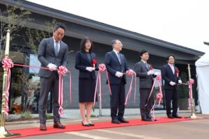 コンプケアが三条市荒町に新社屋 「社員のため」働く環境を刷新、AI活用の産学連携も視野に