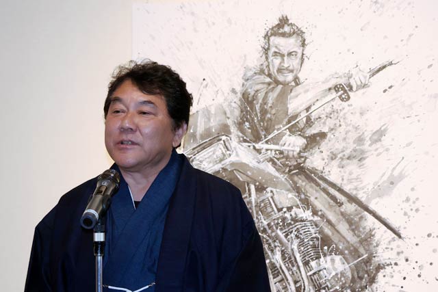 遠藤信さんとスズキの「カタナ」に侍姿の三船敏郎を重ねた「Samurai on Katana」