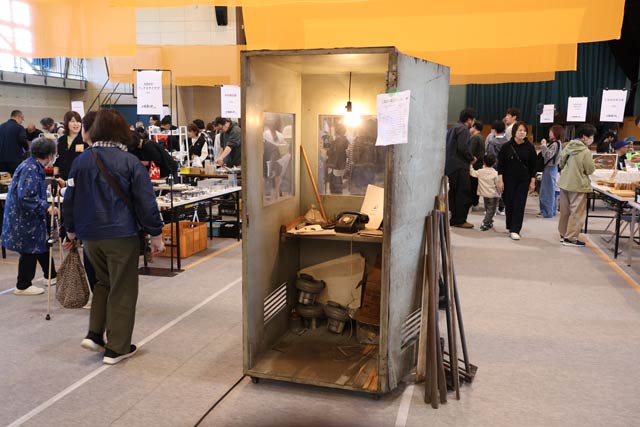 工場遺産展の「工場長の電話ボックス」
