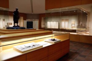 「良寛の里美術館」で開かれている特別企画展「晩年の良寛 その軌跡をたどる文化財展」