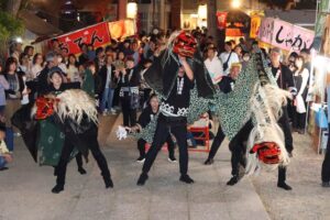 【燕春祭り】上横町保存会が戸隠神社境内で獅子舞パフォーマンス