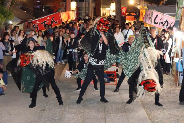上横町保存会が戸隠神社で獅子舞パフォーマンス