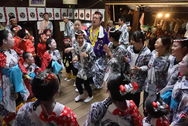 戸隠神社春季例大祭の万灯