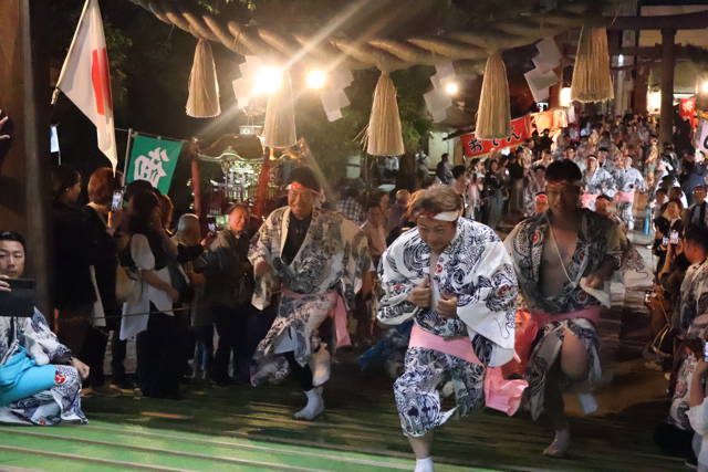 戸隠神社春季例大祭の万灯