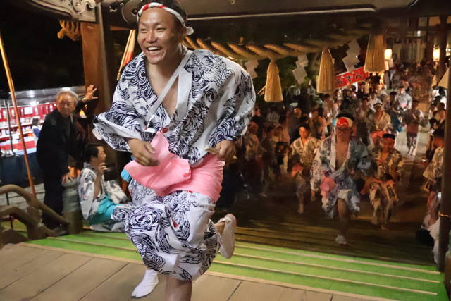 戸隠神社春季例大祭の万灯