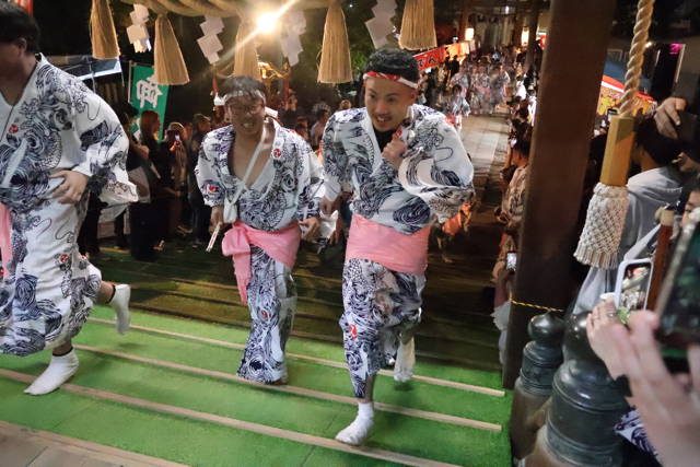 戸隠神社春季例大祭の万灯