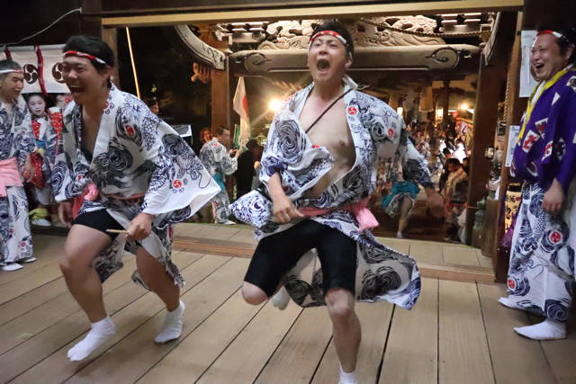 戸隠神社春季例大祭の万灯