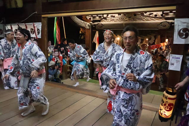 戸隠神社春季例大祭の万灯