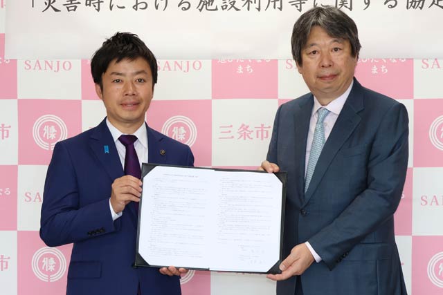滝沢市長と齋藤三条工業会理事長