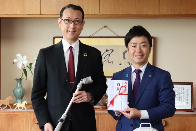 外山社長と滝沢市長
