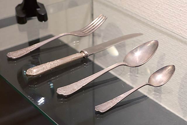 大正期に製造された燕物産の「月桂樹」シリーズ