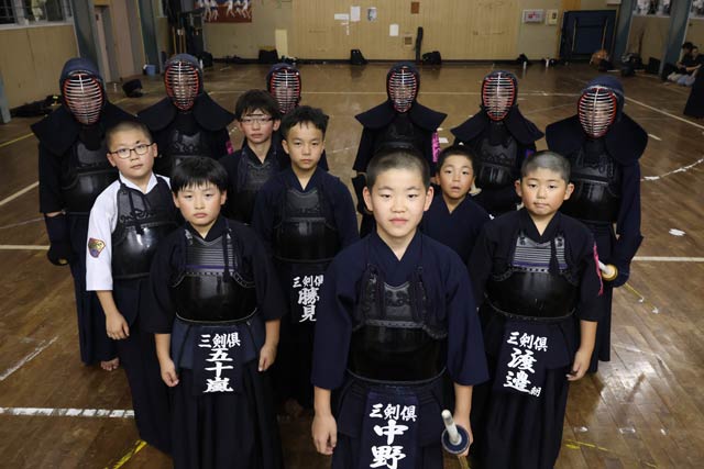 三条柔道倶楽部の仲間たちと