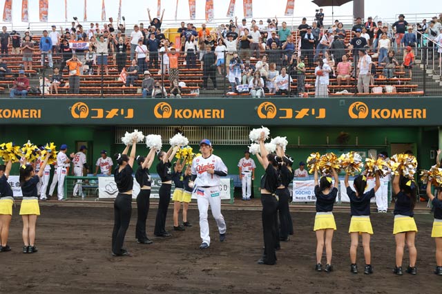 オイシックス新潟の選手を迎えるRAINBOWSTARS
