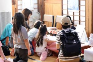 「子どもの『やってみたい』が主役」　親子で挑む「しごと市」に笑顔　新潟市江南区・光圓寺で第2回開催