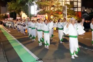 弥彦燈籠まつり前夜祭　330人が民謡流しで本番へ機運高める