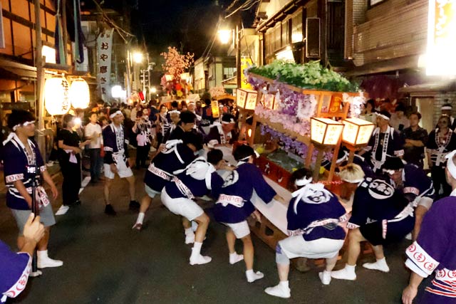 弥彦燈籠まつりの大燈籠
