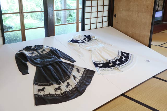 前の画家が残した道具を生かして展示