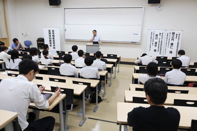 希望した生徒25人が聴講