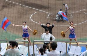 初めて慶明戦の応援合戦で盛り上げる　次世代大学野球サマーリーグ