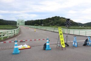 通行止めになっている渡部橋の右岸側