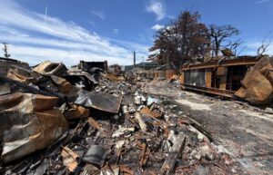 越後鶴亀の火災で工場など5棟全焼、周辺住宅などの部分焼やぼやを含めると15棟に被害