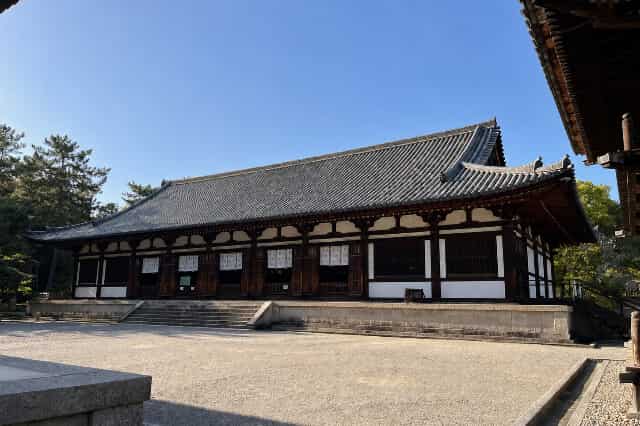 国指定重要文化財「弥勒如来坐像」が安置されている唐招提寺講堂