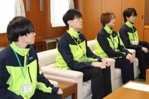 加茂市が独自ルートで熊本地震を支援　職員5人を八代市へ派遣　「八代市職員のつもりで」藤田市長が激励