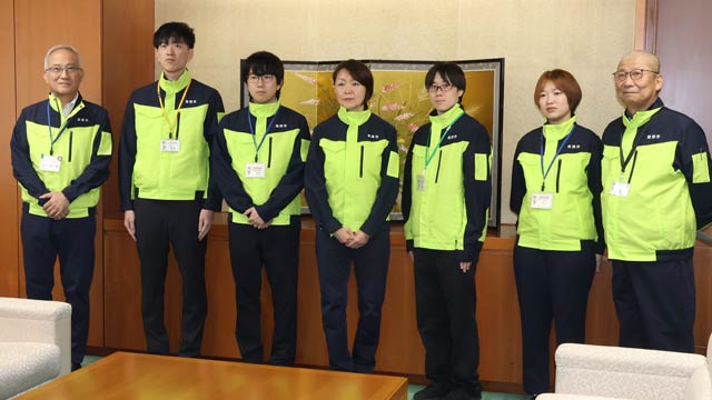 熊本地震被災地への派遣職員の出発紙器