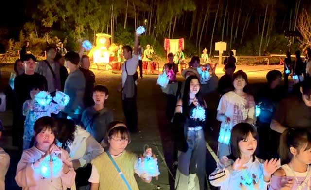 「田上甚句」を踊る