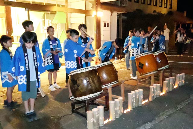 たがみバンブーブーミュージアムで田上小児童が「田上甚句」を演奏