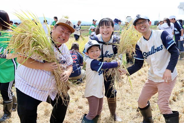 スワローズファンと佐野燕市長