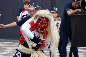 佐渡の「鬼」が燕で躍動　伝統芸能集団「越佐」が鬼太鼓を披露