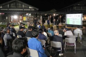 「自分たちの住むまちを良くしたい」 弥彦で「門前で、ひと話。」初開催