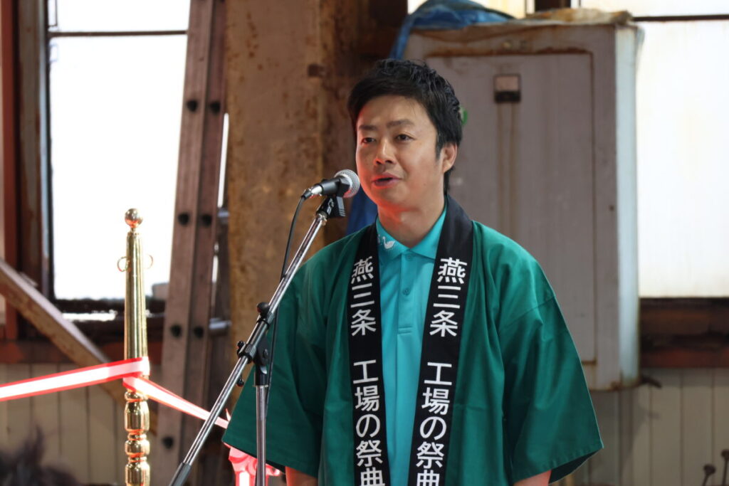 滝沢亮三条市長