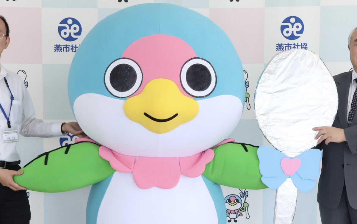 大きなスプーンで幸せをひとさじ 燕市社協「つばるん」お披露目