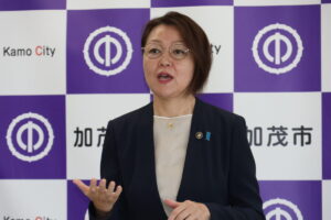 加茂市、中学校給食費を11月から5カ月間無償化　三条市へのごみ処理委託へ実証実験も