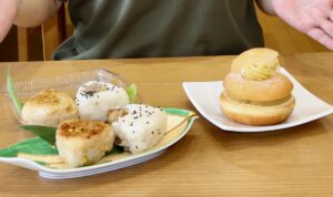八十里越の秋イベントに地元の味 児童考案おにぎりと市川パティシエ考案のさつまいもスイーツ