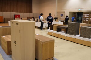 初日からにぎわう「加茂桐たんす祭り」 最大4割引きの産地直販、修理・再生需要は大きく伸長