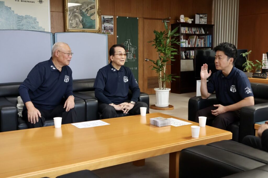 滝沢市長と歓談