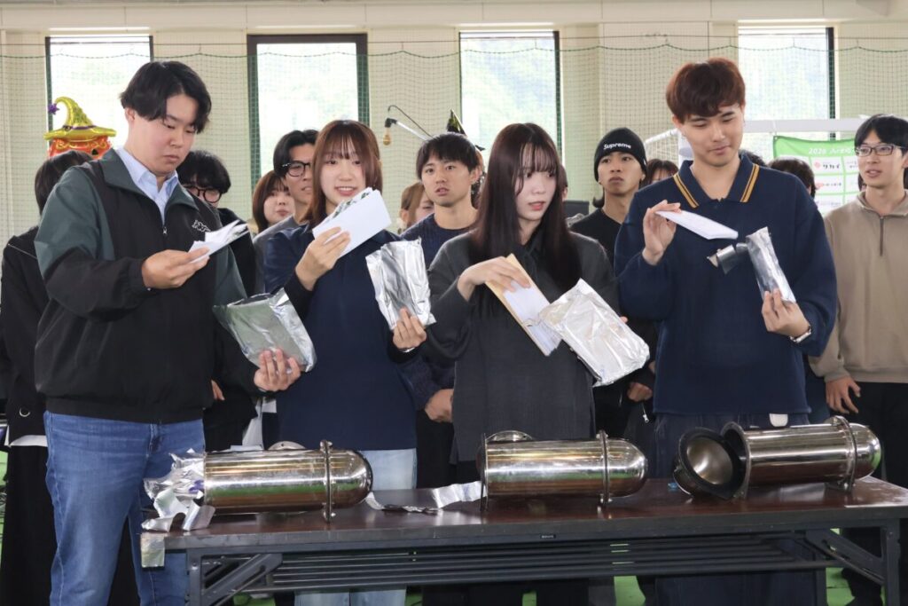 左から只見小の目黒さん、朝日小の目黒さん、森町小の渡邉さん、森町小の小柳さん