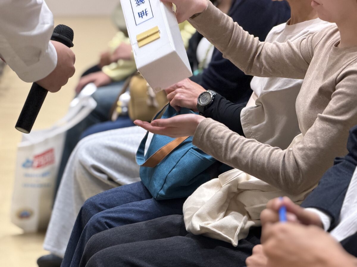 【燕市議選】立候補届け出受け付けに午前8時半までに予定された24陣営が出席
