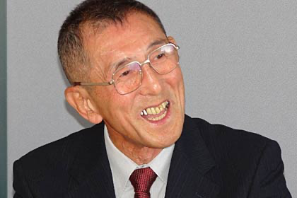 職をすべて退いたのを機に三条市の教育行政に役立ててほしいと200万円を寄付(2012.9.30)